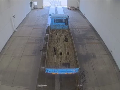 Nissan TRUCK