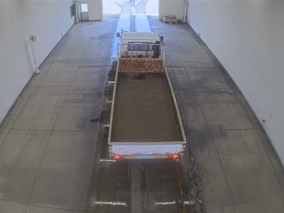 Nissan TRUCK