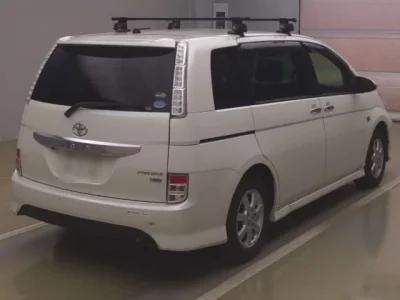 Toyota ISIS