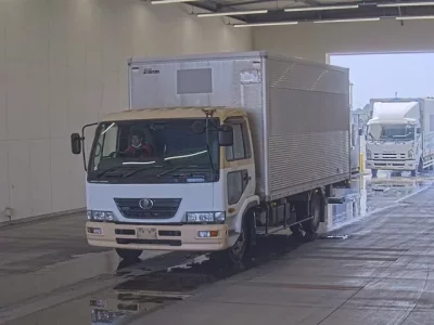 Nissan CONDOR