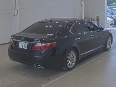 Lexus LS