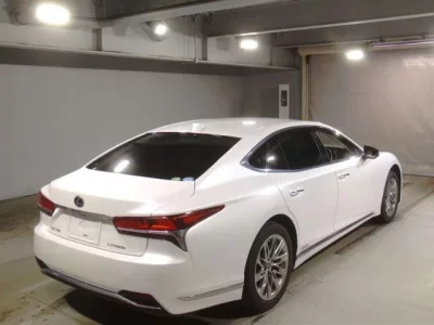 Lexus LS