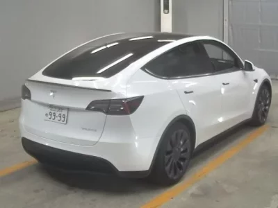 Tesla MODELY