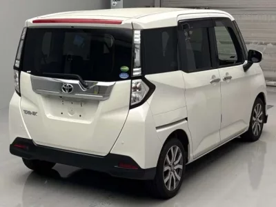 Toyota TANK