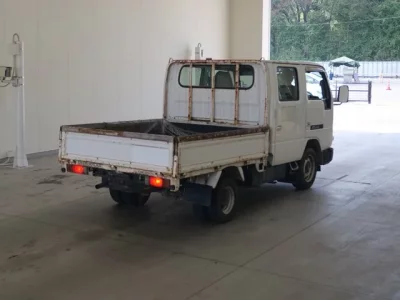 Nissan TRUCK