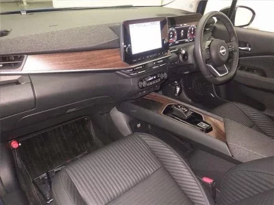 Nissan AURA
