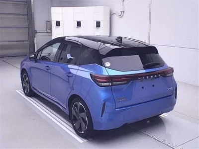 Nissan AURA