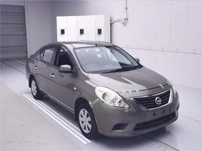 Nissan TIIDA LATIO