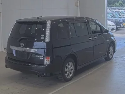 Toyota ISIS