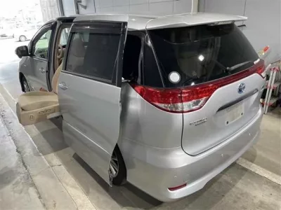 Toyota ESTIMA HYBRID
