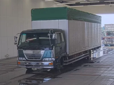 Nissan TRUCK