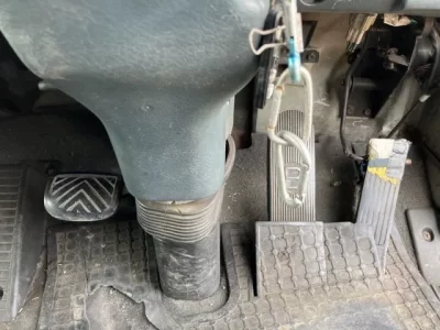 Nissan TRUCK