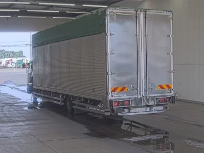 Nissan TRUCK