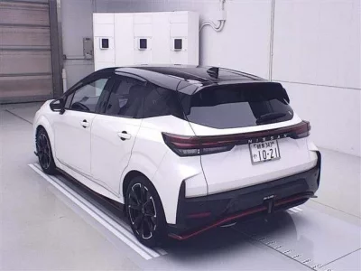 Nissan AURA