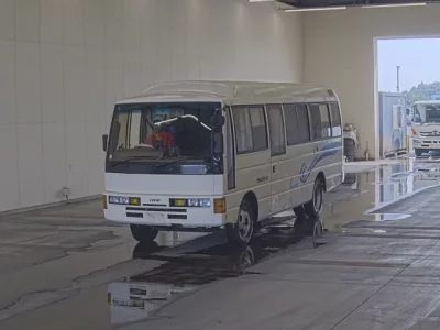Nissan BUS