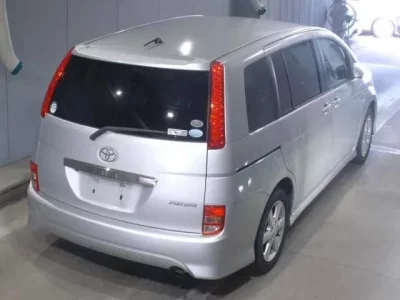 Toyota ISIS