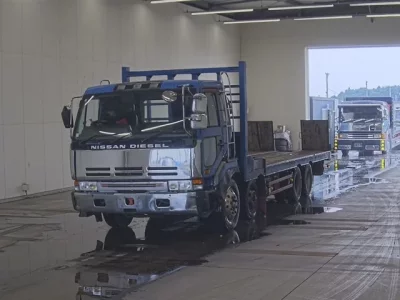 Nissan TRUCK