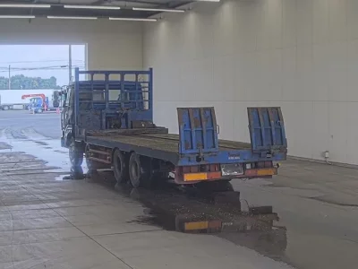 Nissan TRUCK