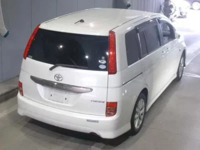 Toyota ISIS