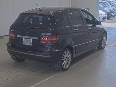 Mercedes-Benz B CLASS