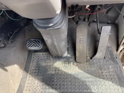Nissan TRUCK