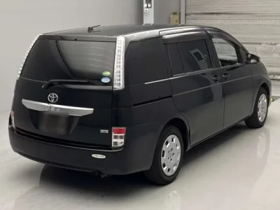 Toyota ISIS