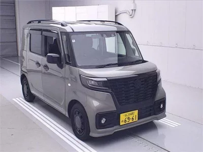 Suzuki SPACIA BASE