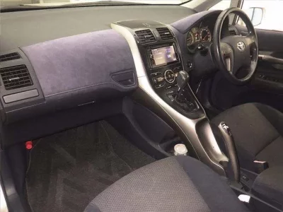 Toyota BLADE