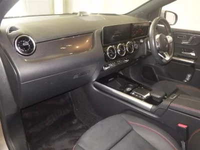 Mercedes-Benz B CLASS