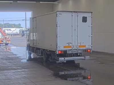 Isuzu TRUCK