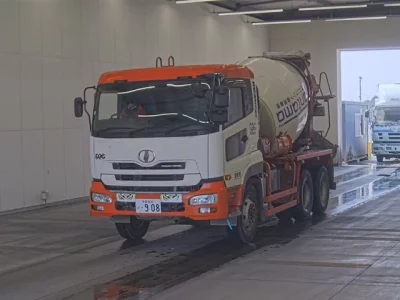 Nissan TRUCK