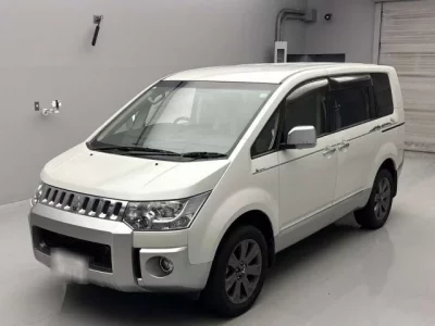 Mitsubishi DELICA D5