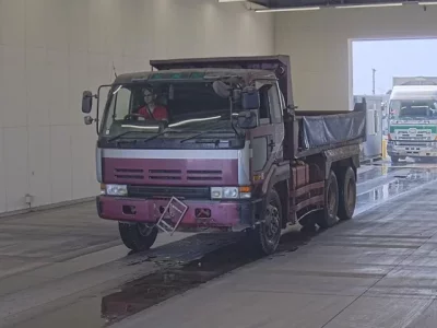 Nissan TRUCK