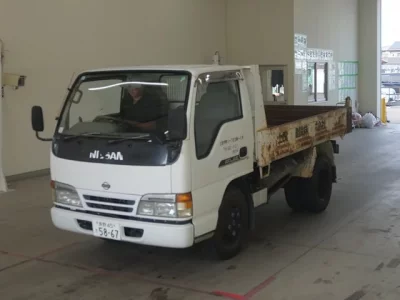 Nissan TRUCK