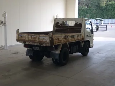 Nissan TRUCK
