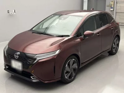Nissan AURA