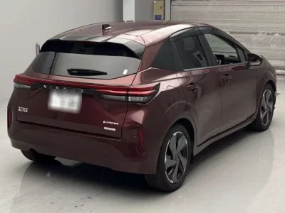 Nissan AURA