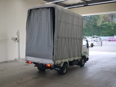 Nissan TRUCK
