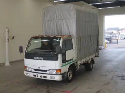 Nissan TRUCK