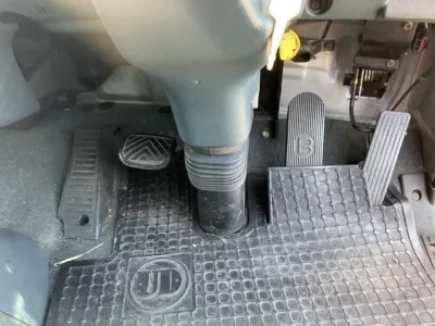 Nissan TRUCK