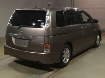 Toyota ISIS