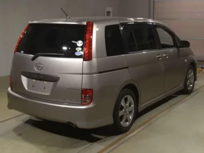 Toyota ISIS