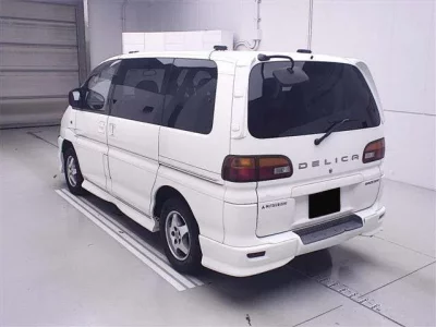 Mitsubishi DELICA