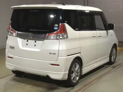 Mitsubishi DELICA D2