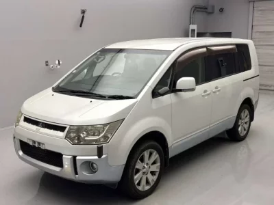 Mitsubishi DELICA D5