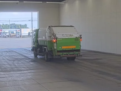 Nissan TRUCK