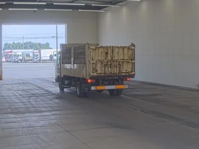 Nissan TRUCK
