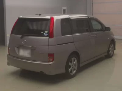 Toyota ISIS