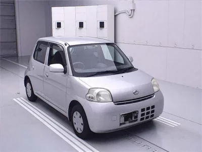 Daihatsu Esse