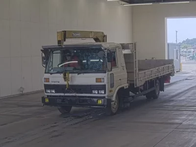 Nissan TRUCK